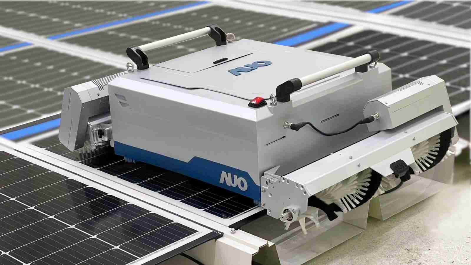 菠菜论坛致力EPC场域技术升级，，，导入清洁机器人搭配传感器与AI数据分析，，，大幅减少维运成本